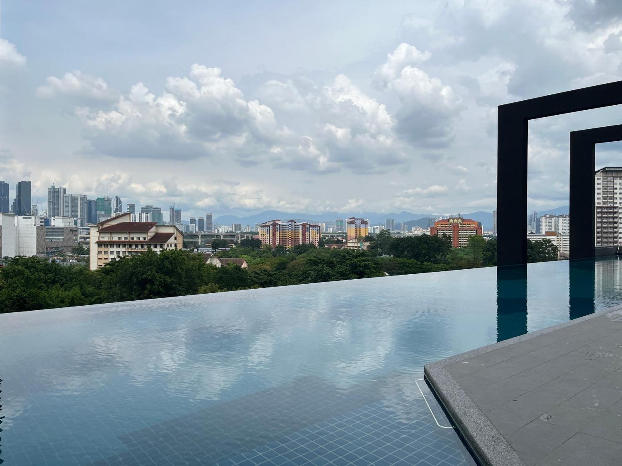 Sunway Velocity Two By The Relaxstay Pangsapuri Kuala Lumpur
